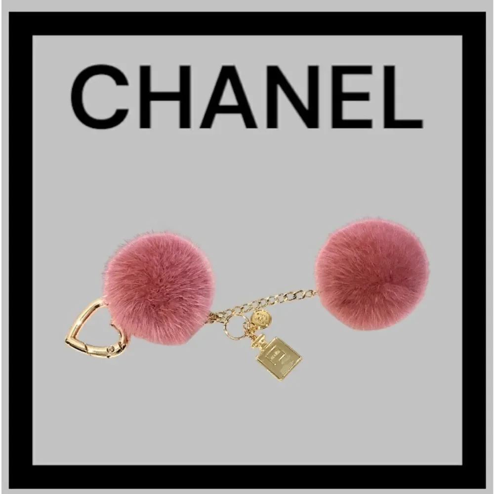 CHANEL KEYCHAIN KEY CHARM FOX FUR PUFFY BEAUTY CHARM GOLD TONE